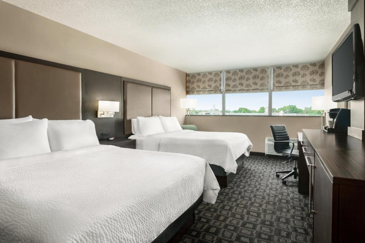 Holiday Inn Louisville East - Hurstbourne By Ihg Bagian luar foto