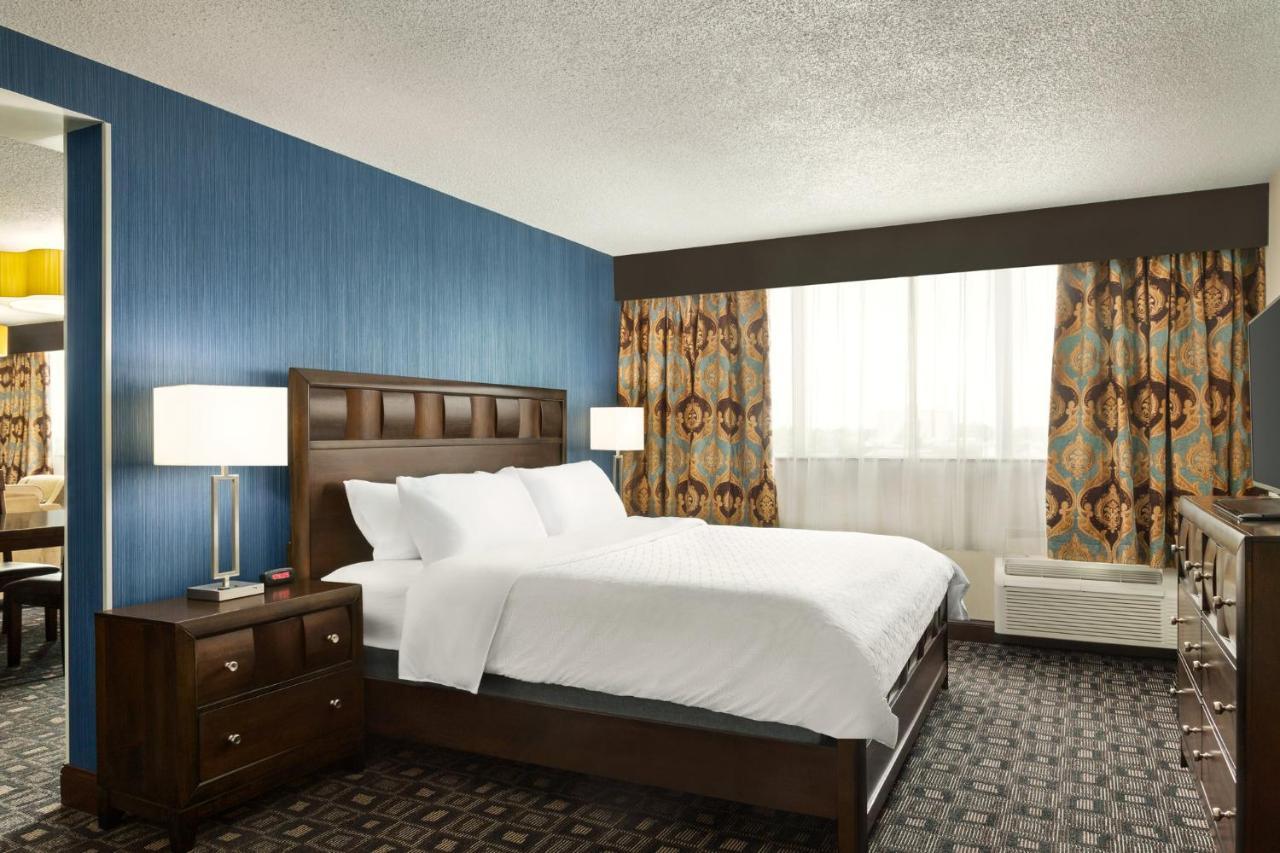 Holiday Inn Louisville East - Hurstbourne By Ihg Bagian luar foto