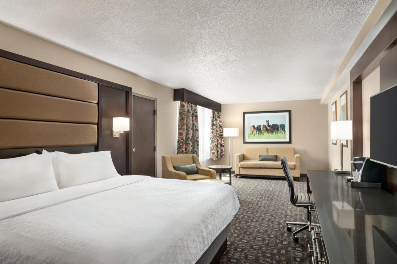 Holiday Inn Louisville East - Hurstbourne By Ihg Bagian luar foto
