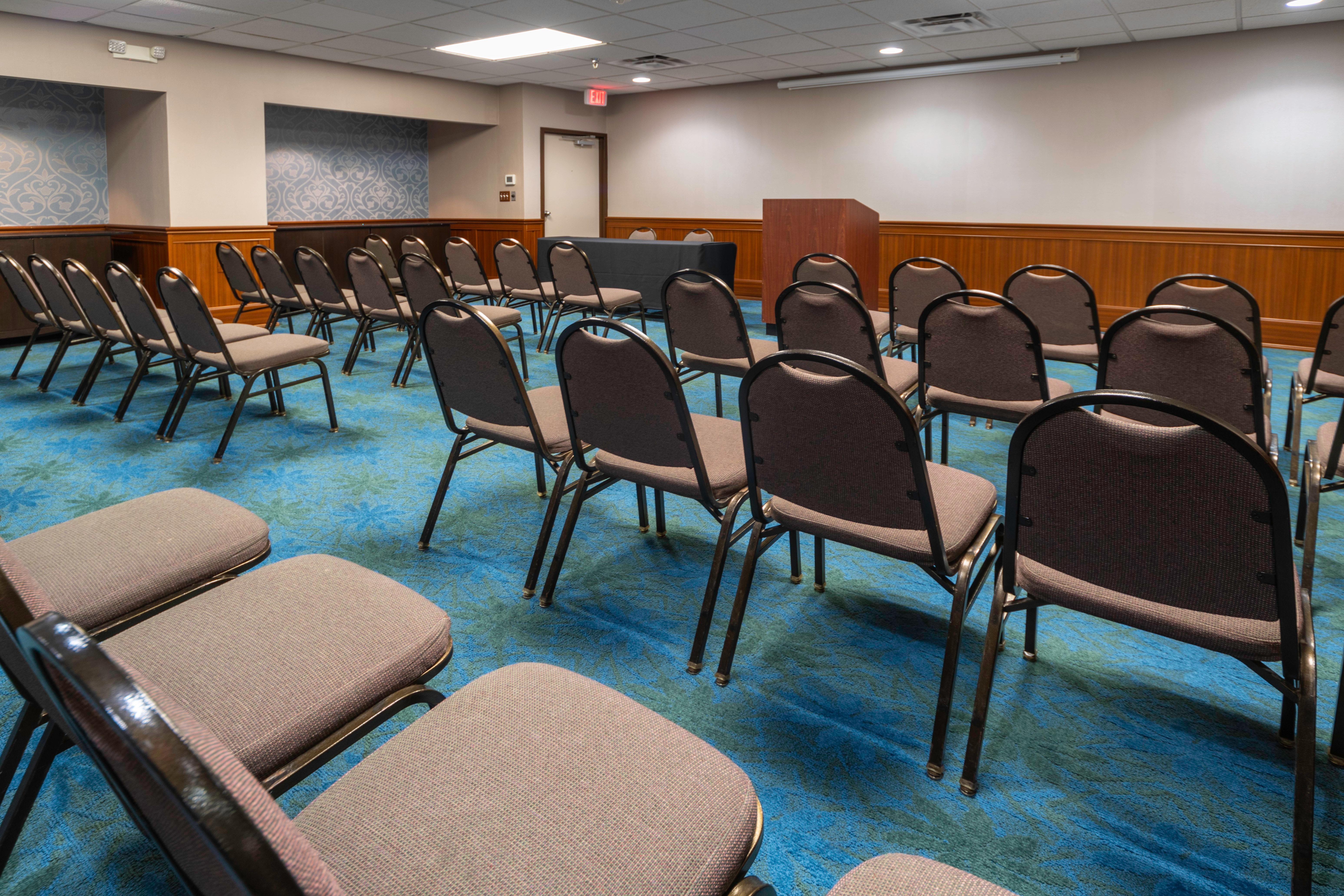 Holiday Inn Louisville East - Hurstbourne By Ihg Bagian luar foto