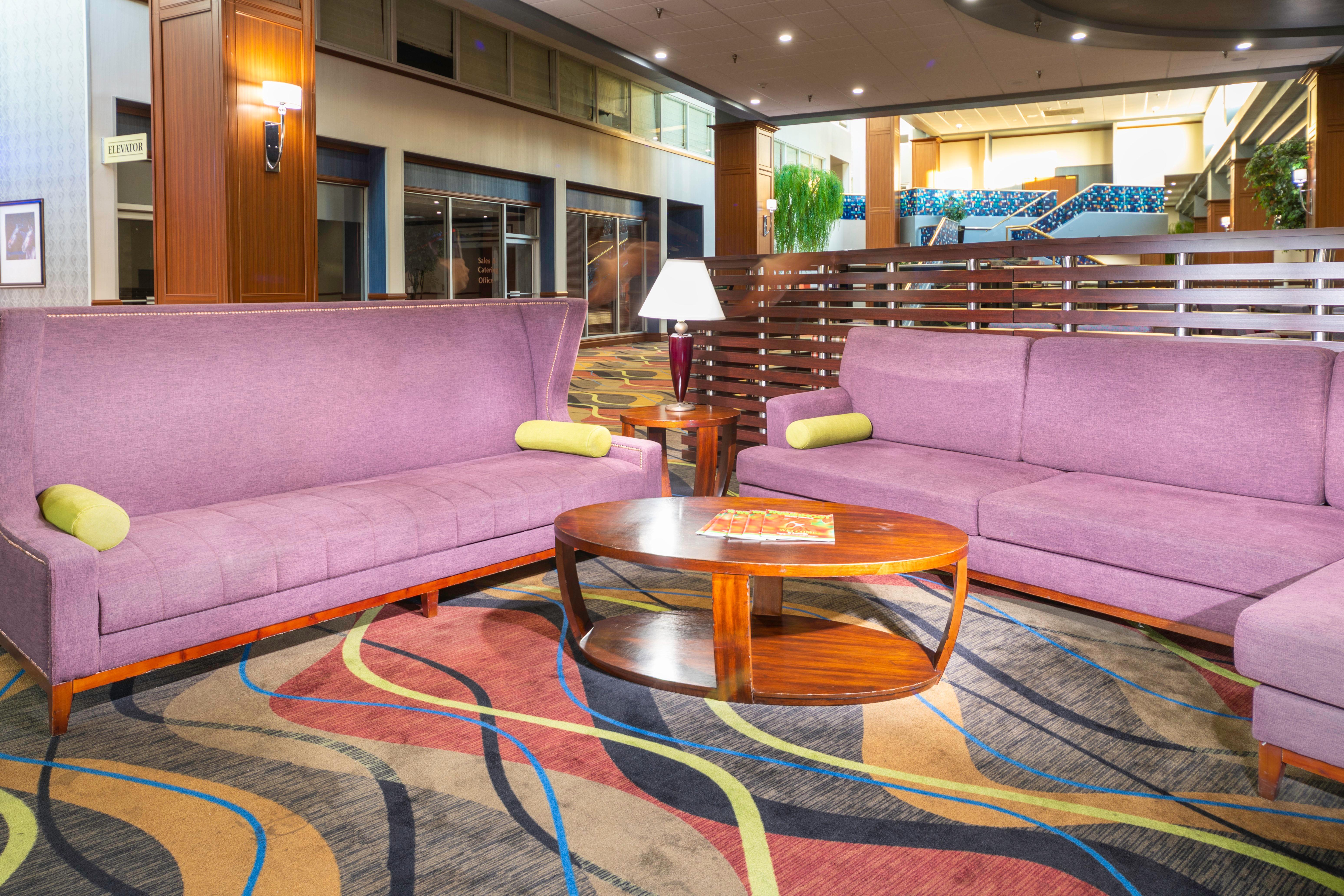 Holiday Inn Louisville East - Hurstbourne By Ihg Bagian luar foto