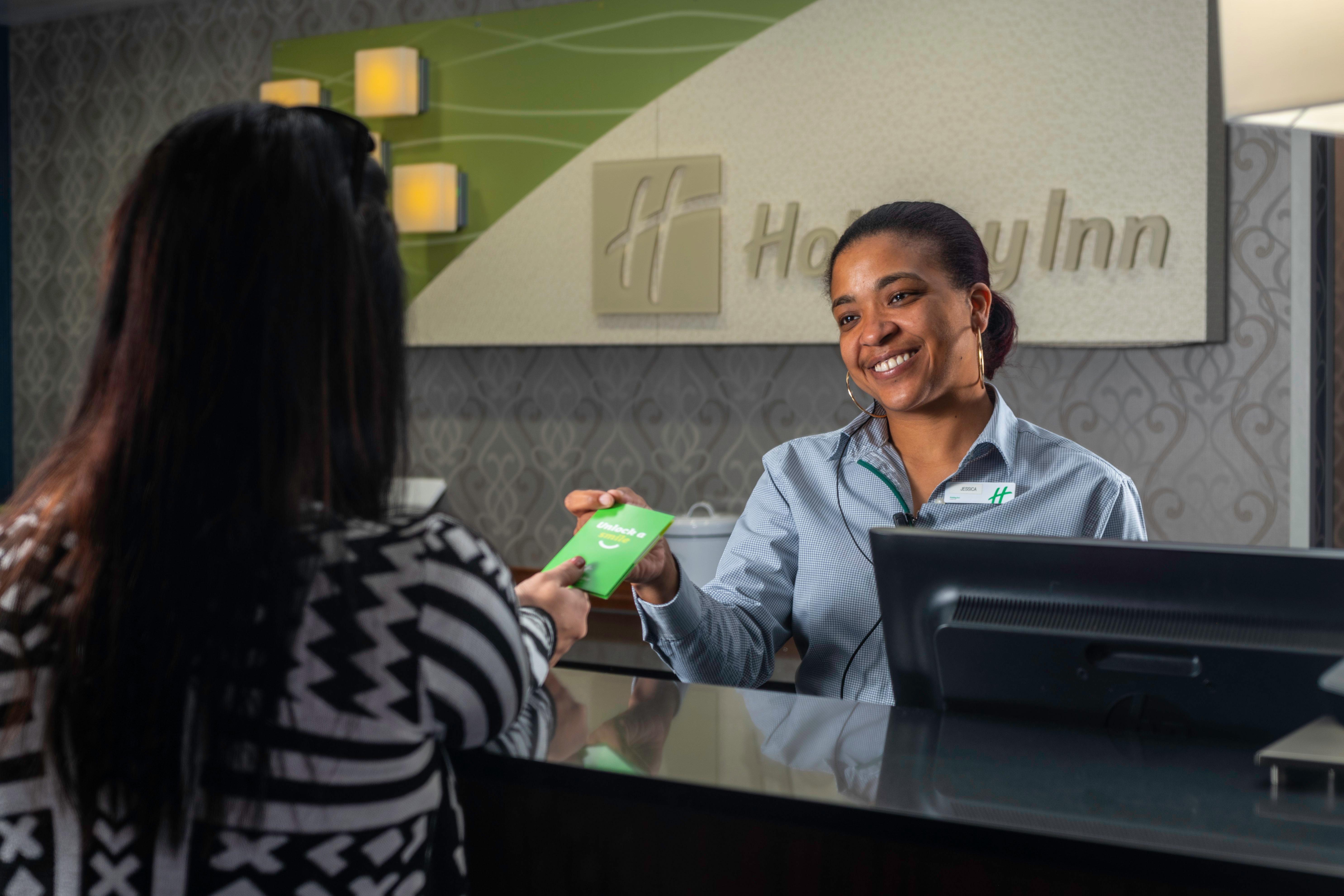 Holiday Inn Louisville East - Hurstbourne By Ihg Bagian luar foto